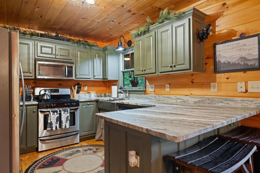 Lakeside Retreat Hot Tub Fishing Hiking Ellijay Exterior photo